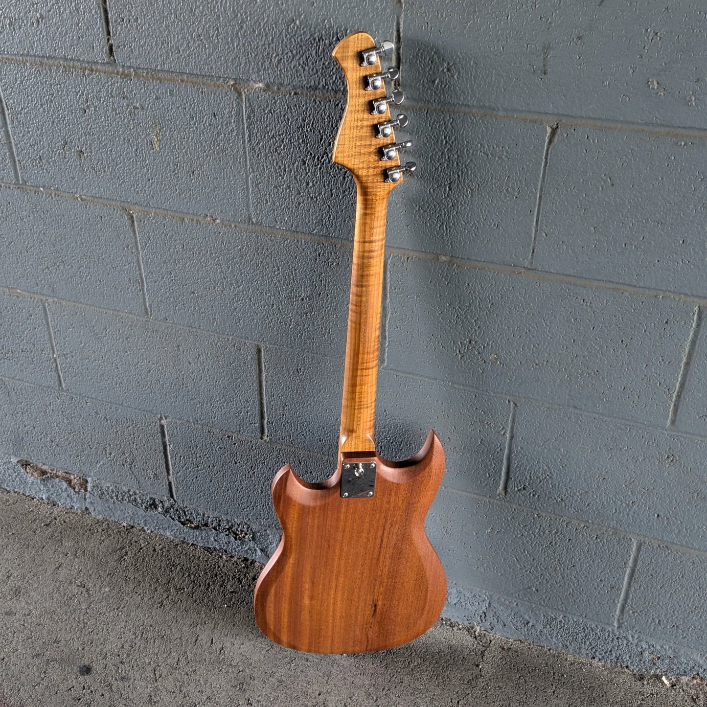 Battle Hawk - Mahogany